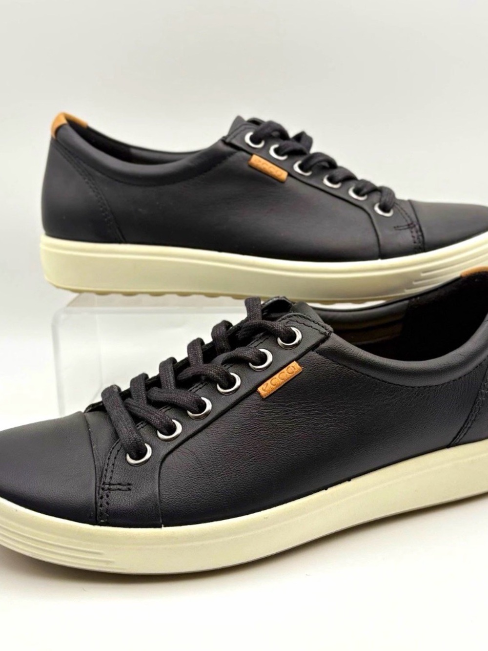 Ecco Men's Black Leather Low-Top Sneakers with Cream Sole